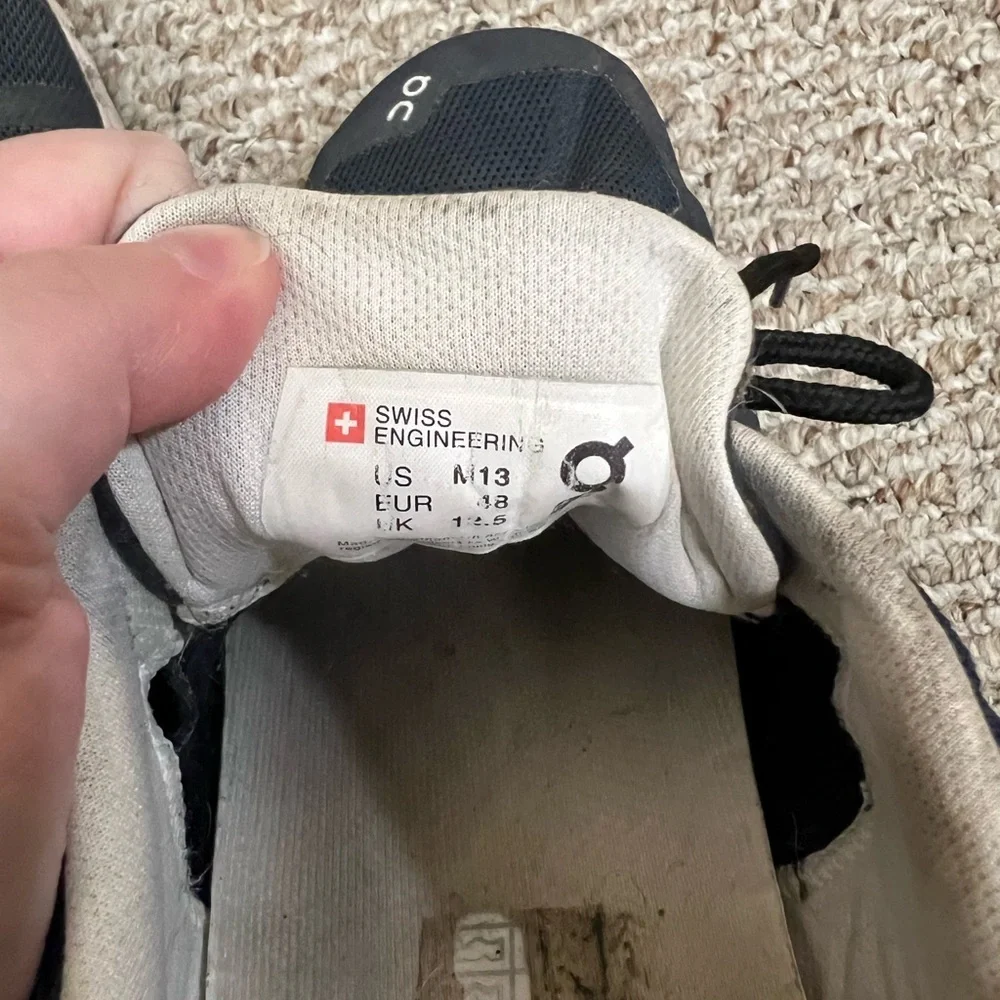 Mens on cloud shoes